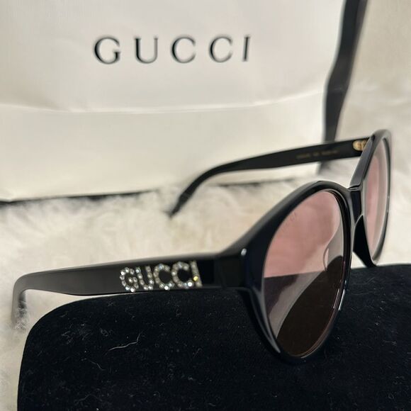 💯Authentic Gucci Sunglasses with Case 🍀 - Picture 12 of 15